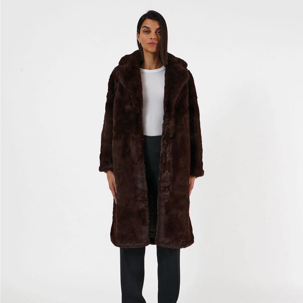 Apparis Scarlet Coat